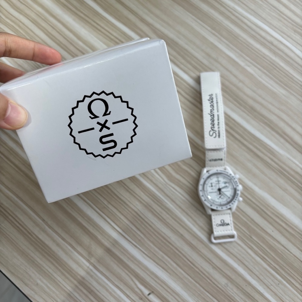Omega white battery watch - Picture 7 of 9